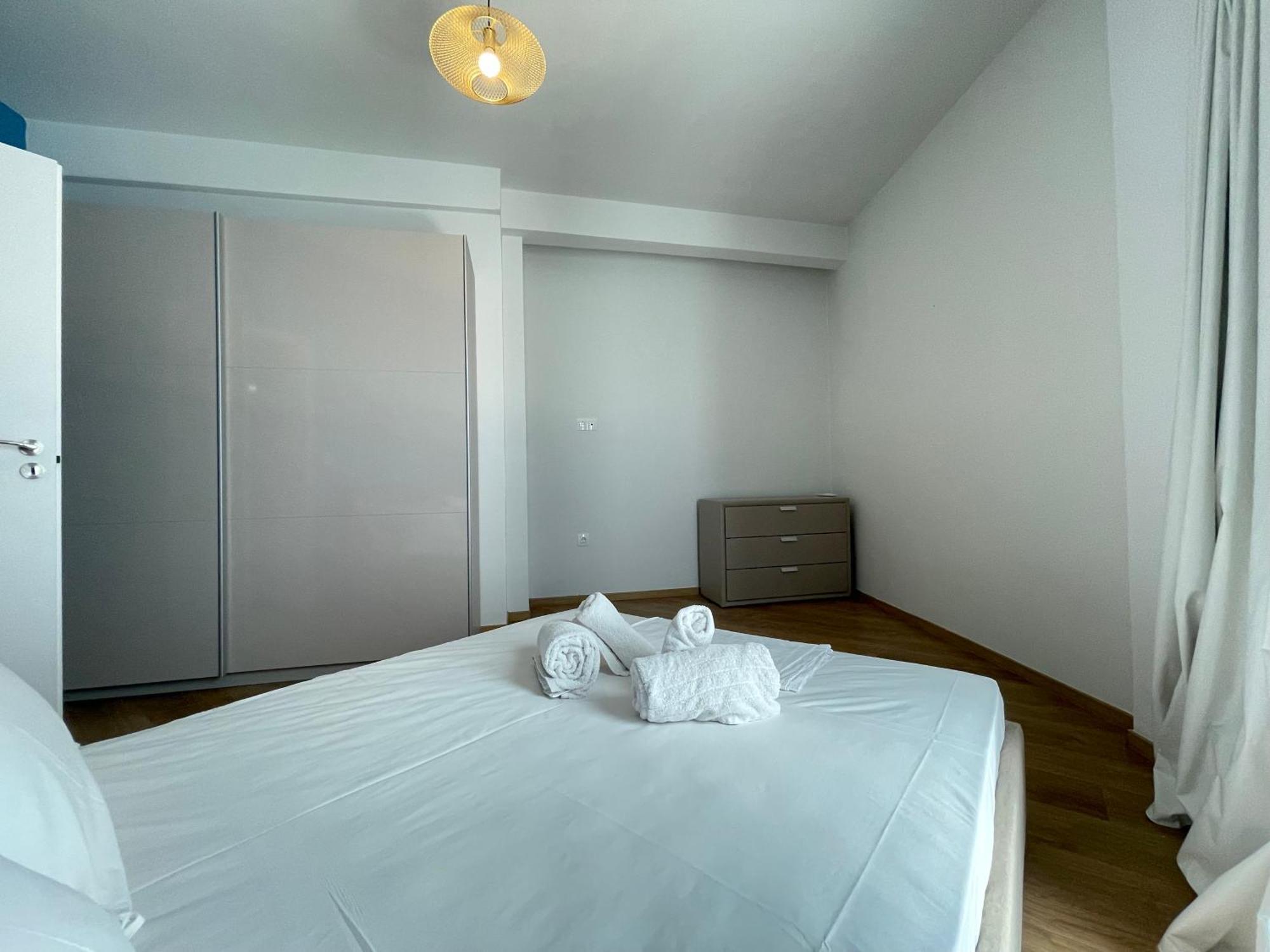 Athenean Bnb Seaside Serenity Steps From The Riviera Екстер'єр фото